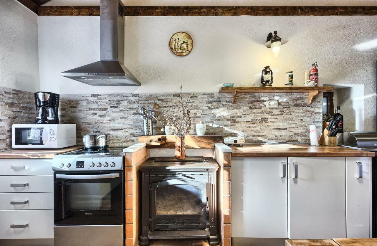 Dalmatia Stone House - Heated Pool Guest House Biorine ภายนอก รูปภาพ
