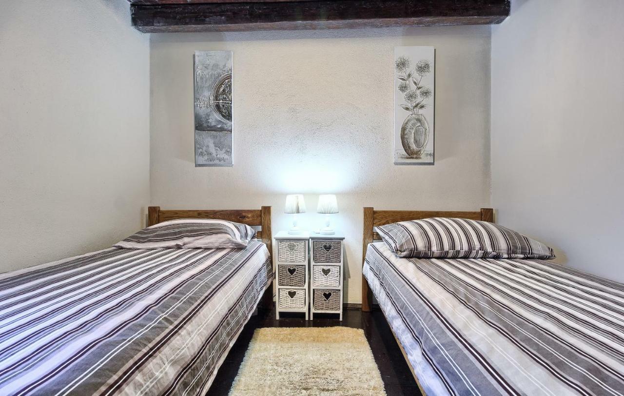 Dalmatia Stone House - Heated Pool Guest House Biorine ภายนอก รูปภาพ