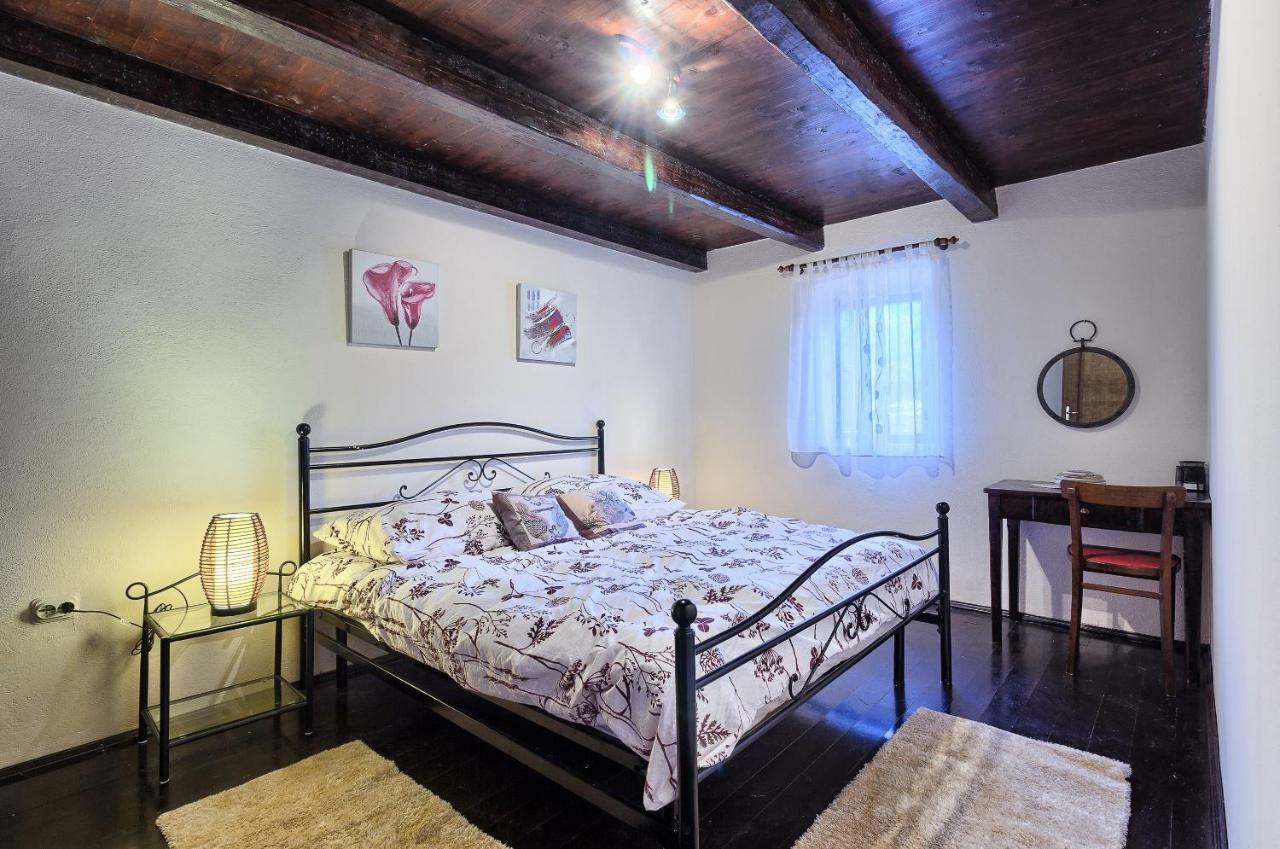 Dalmatia Stone House - Heated Pool Guest House Biorine ภายนอก รูปภาพ