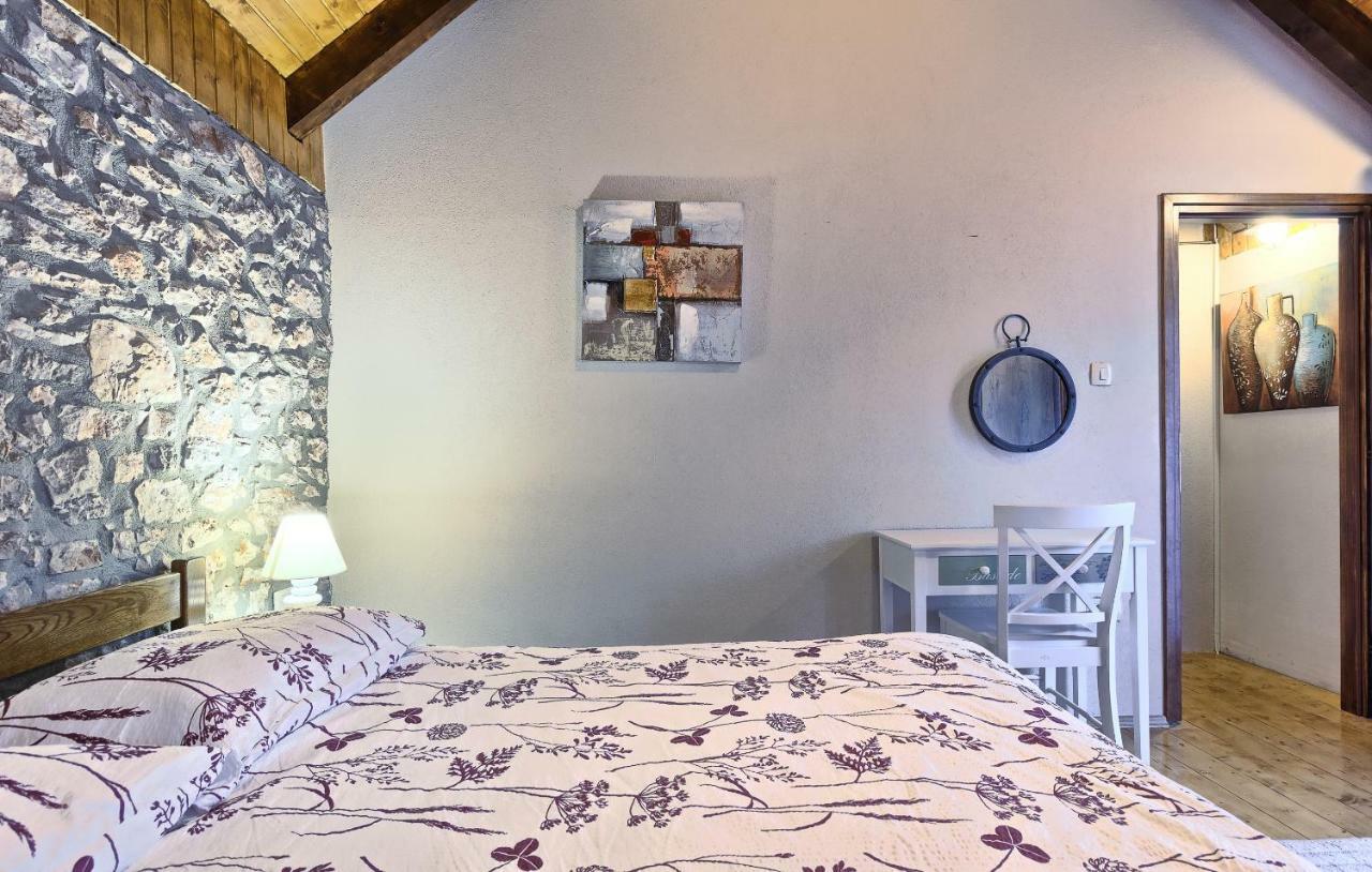 Dalmatia Stone House - Heated Pool Guest House Biorine ภายนอก รูปภาพ