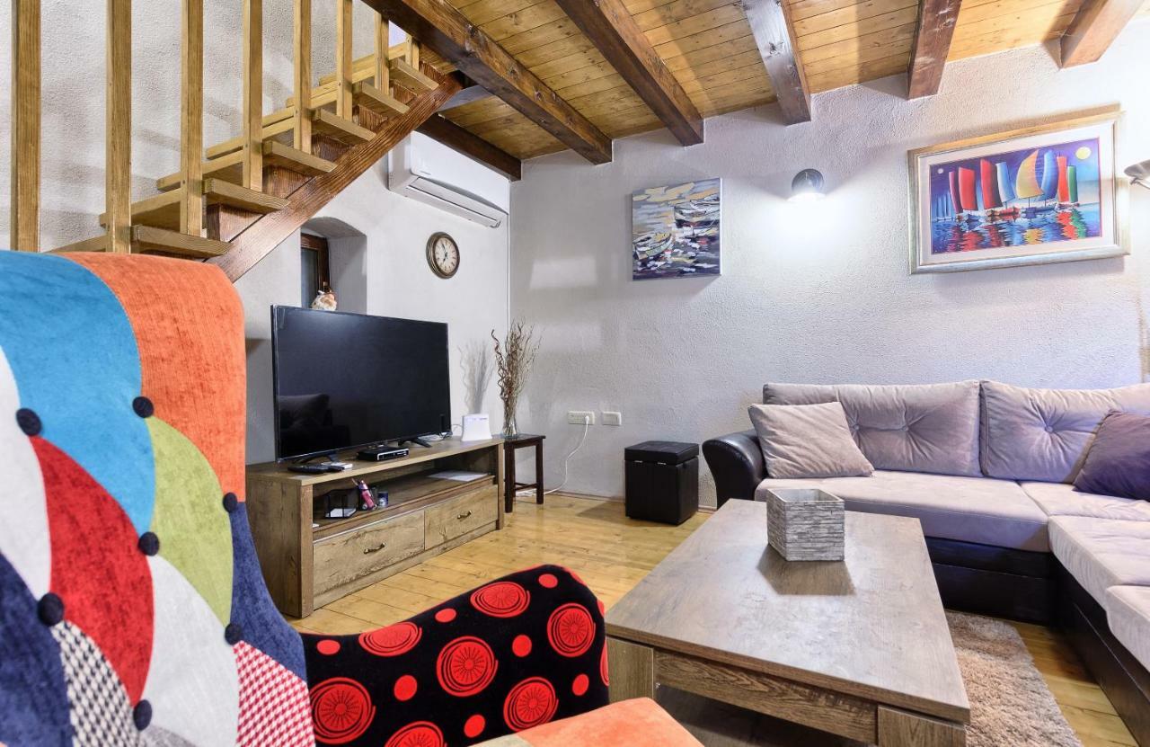 Dalmatia Stone House - Heated Pool Guest House Biorine ภายนอก รูปภาพ