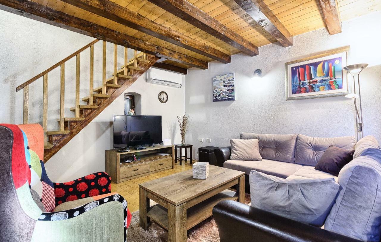 Dalmatia Stone House - Heated Pool Guest House Biorine ภายนอก รูปภาพ
