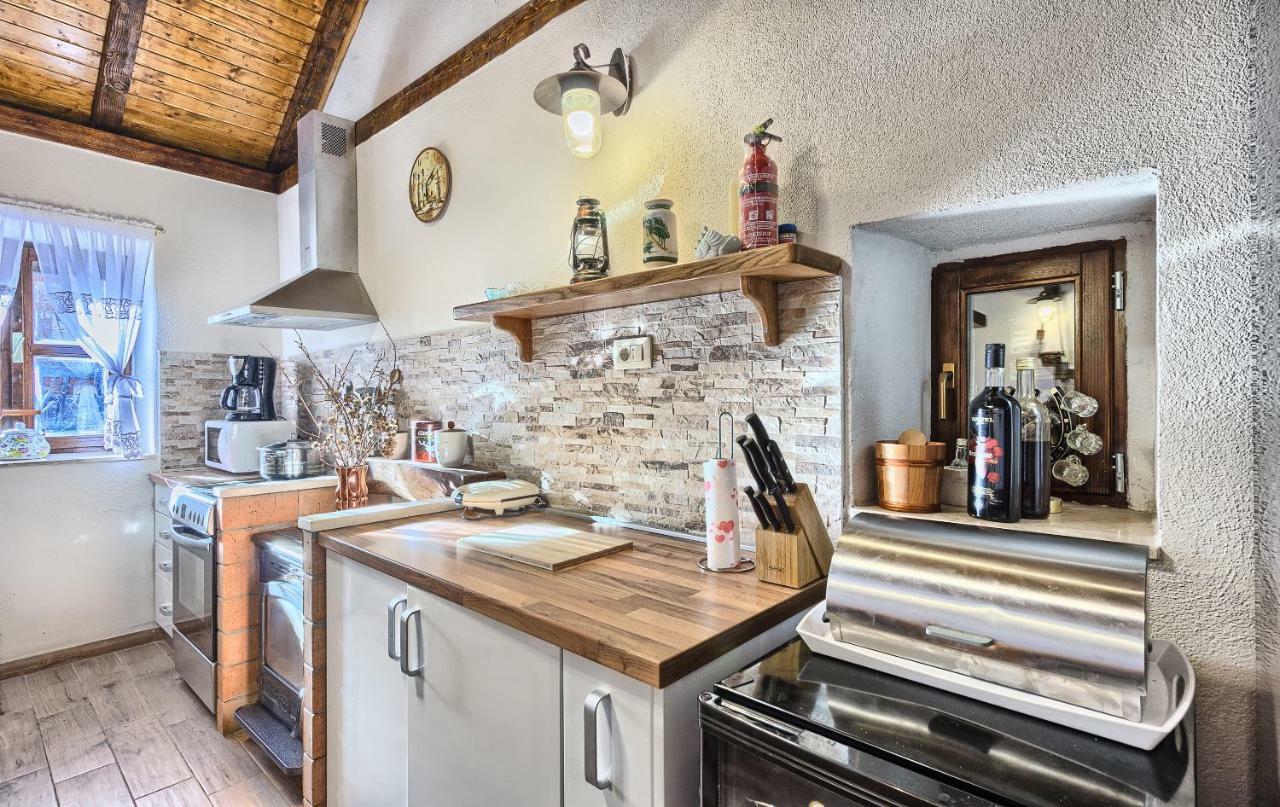Dalmatia Stone House - Heated Pool Guest House Biorine ภายนอก รูปภาพ